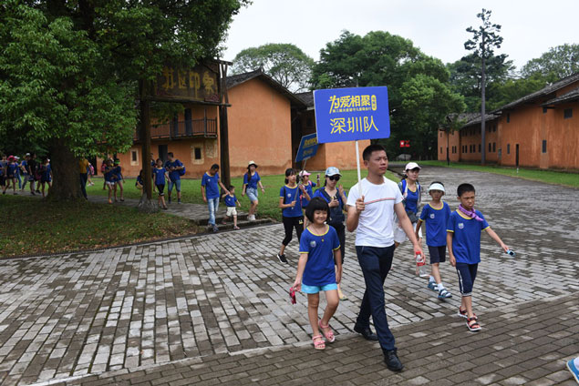 兒童家具-松堡王國關(guān)愛留守兒童瑞金行 兒童家具-松堡王國關(guān)愛留守兒童瑞金行