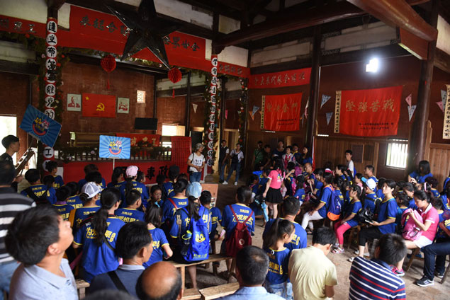 兒童家具-松堡王國關(guān)愛留守兒童瑞金行 兒童家具-松堡王國關(guān)愛留守兒童瑞金行